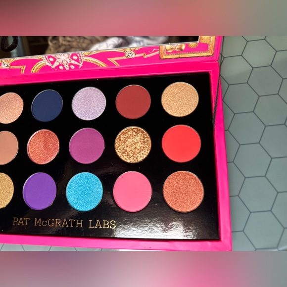 NEW Pat McGrath Labs Mothership Mega: Celestial Nirvana Palette - Picture 6 of 11